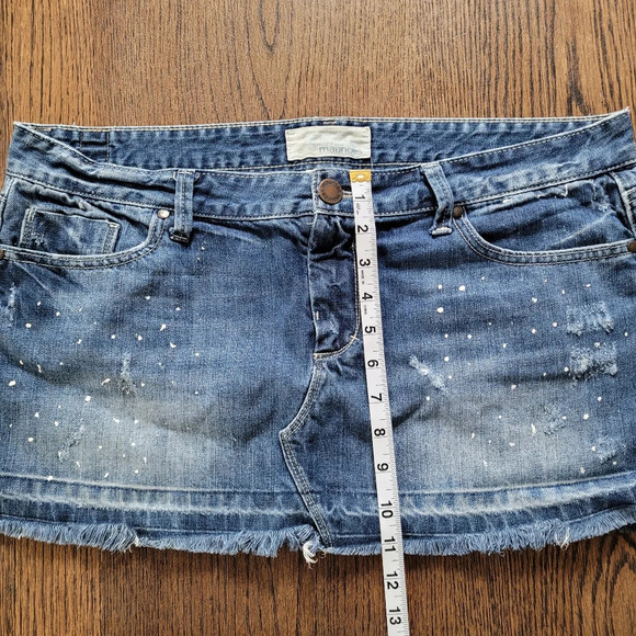 Maurices Distressed Medium Wash Raw Hem Mini Jean Skirt Size Women's 13/14 - Picture 4 of 5